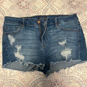 VIGOSS Mid Rise Shorts - Size 30